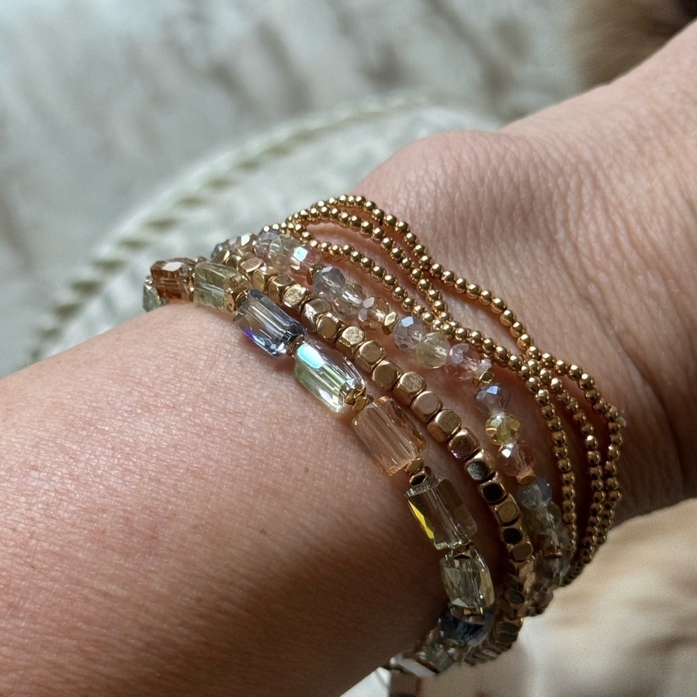 287. Multi strand stackable‎ pastel colored crystal bracelet 6 3/4”